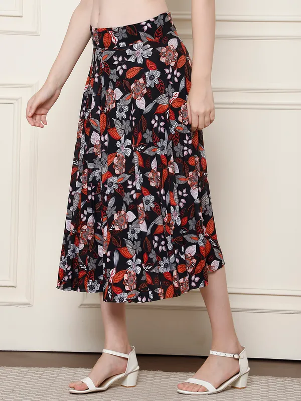 Multi_Color_Polyester_Lycra_Skirt_For_Women