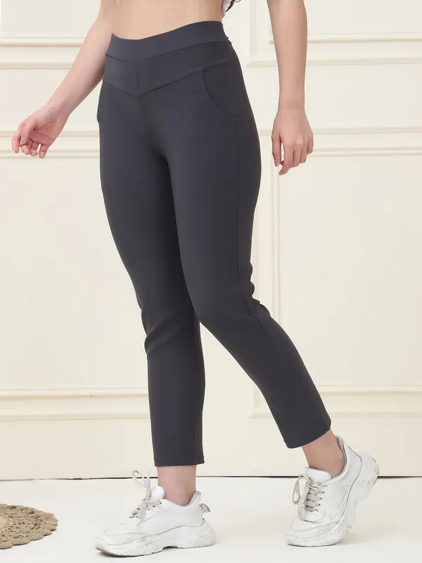 Grey_Lycra_Polyester_Spandex_Jegging_For_Women