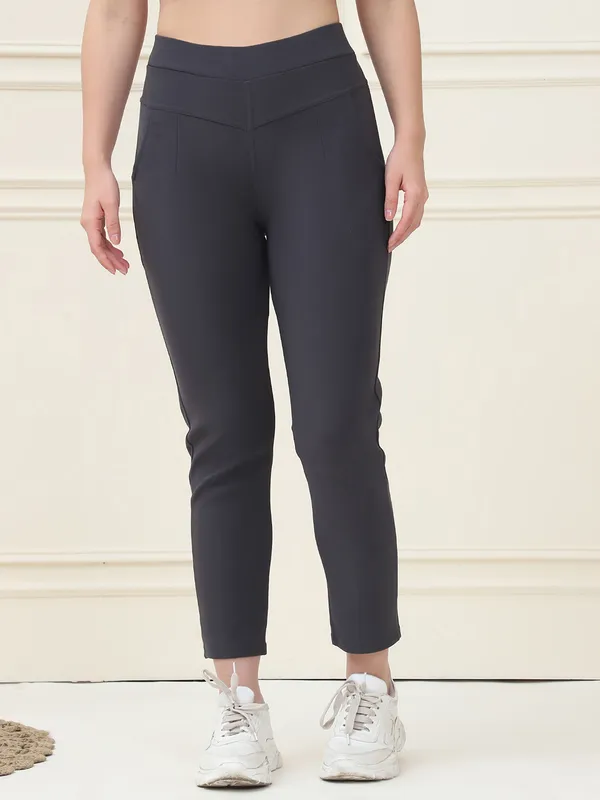 Grey_Lycra_Polyester_Spandex_Jegging_For_Women