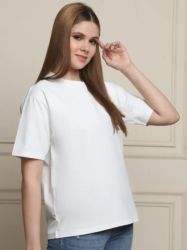 White_Cotton_T-Shirt_For_Women