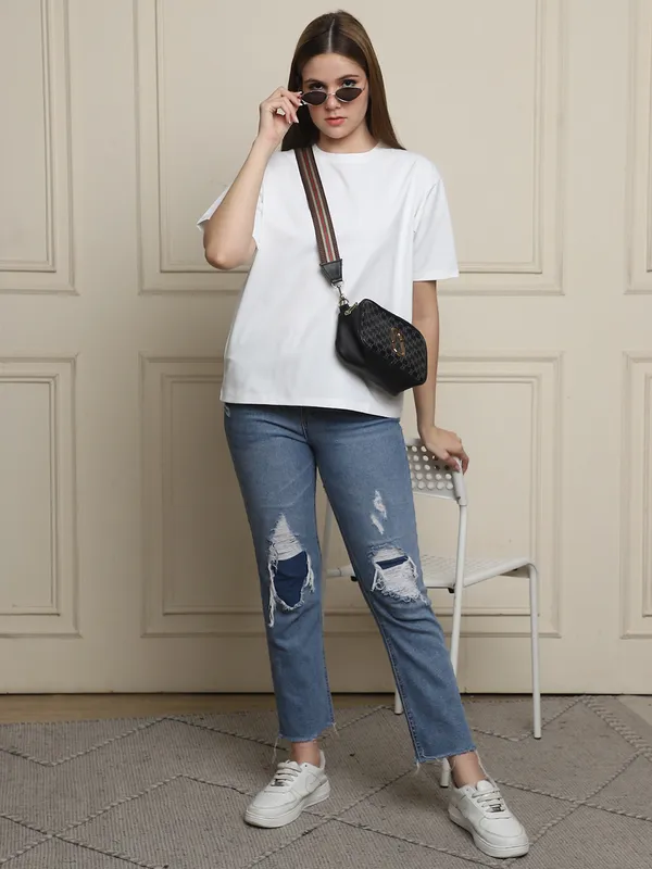 White_Cotton_T-Shirt_For_Women