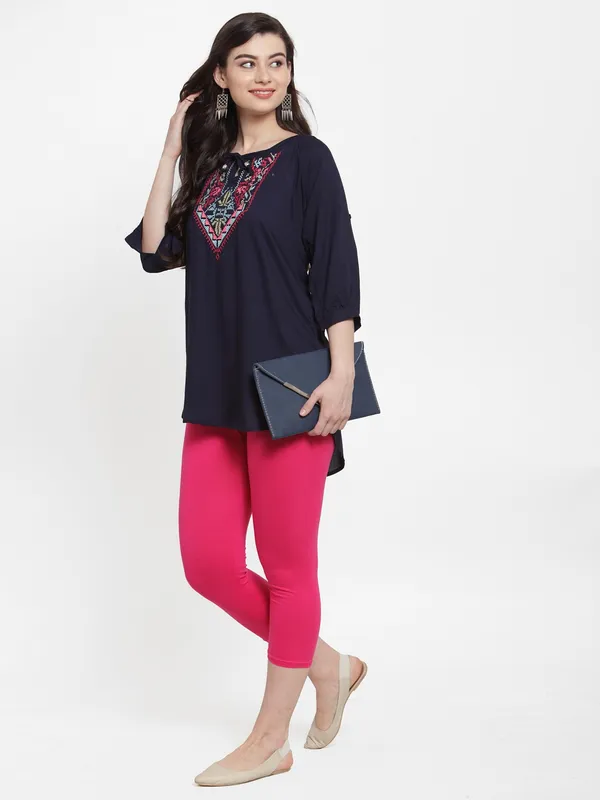 Pink_Cotton_Lycra_Capri_For_Women