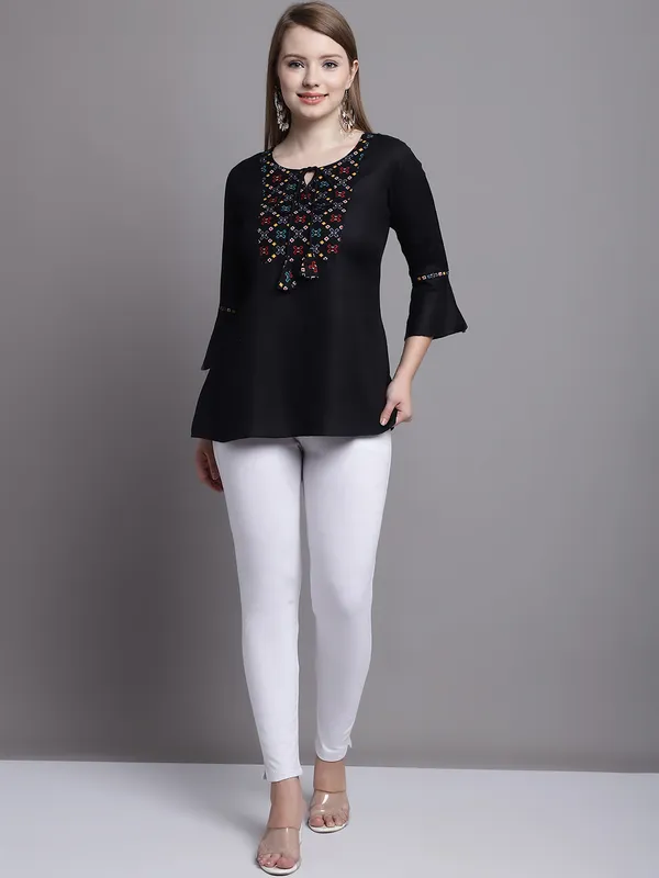 White_Cotton_Lycra_Legging_For_Women