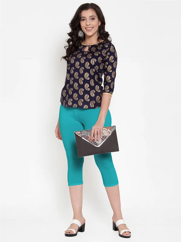 Sea_Green_Cotton_Lycra_Capri_For_Women