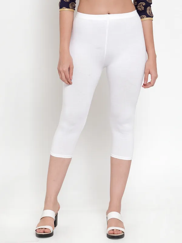 White_Cotton_Lycra_Capri_For_Women