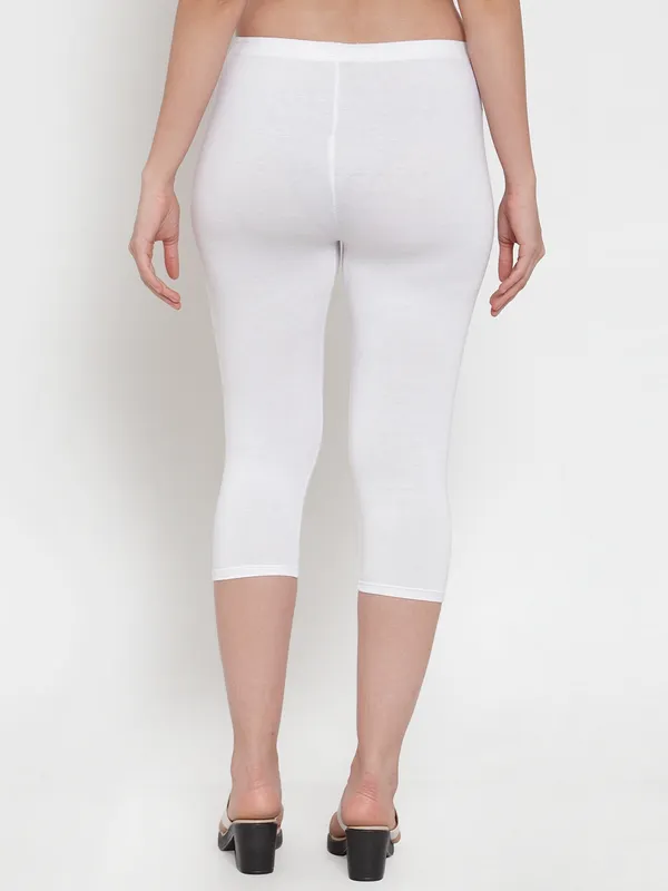 White_Cotton_Lycra_Capri_For_Women