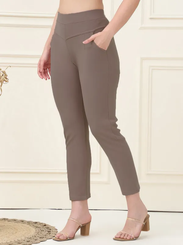 Brown_Lycra_Polyester_Spandex_Jegging_For_Women