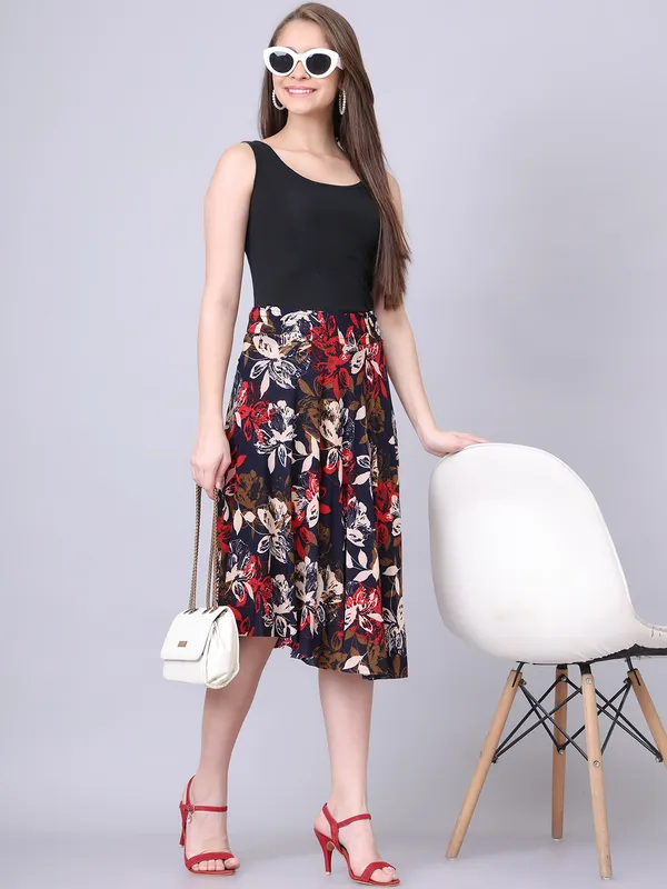 Multi_Color_Polyester_Lycra_Skirt_For_Women