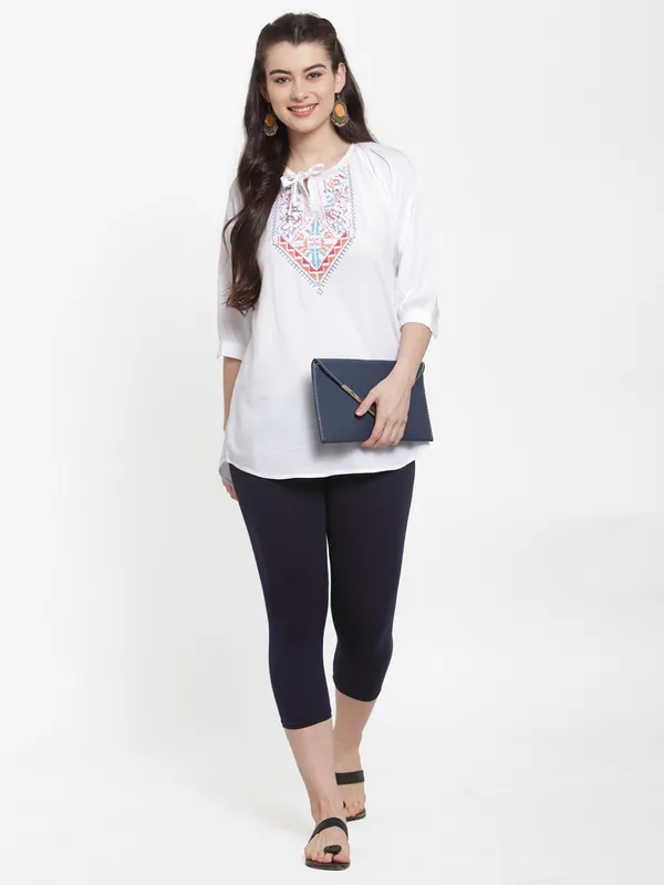 Navy_Blue_Cotton_Lycra_Capri_For_Women