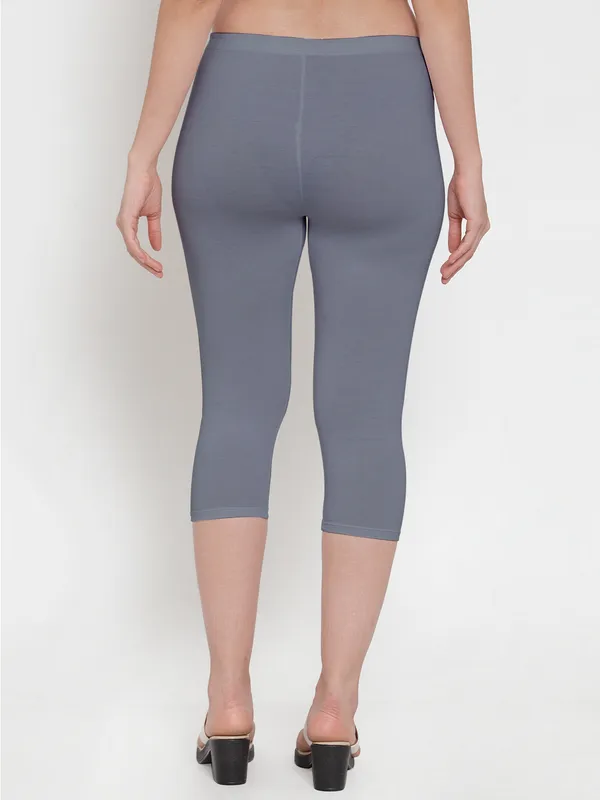 Grey_Cotton_Lycra_Capri_For_Women