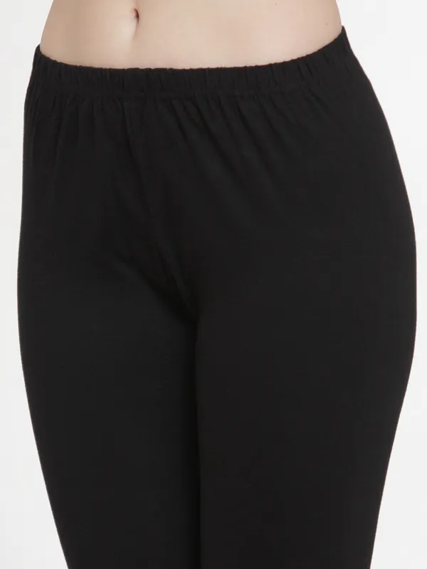 Black_Cotton_Lycra_Capri_For_Women