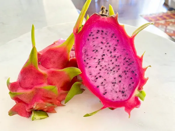 Easy_To_Grow_Dragon_Fruit_Plant_(Hybrid,_Pack_Of_3)