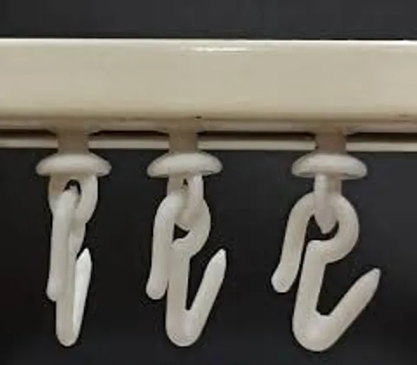 Curtain_Runner_Runner_Plastic_White_Pack_of_6
