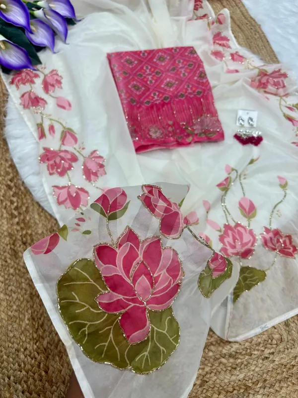 White_Floral_Embroidered_Saree