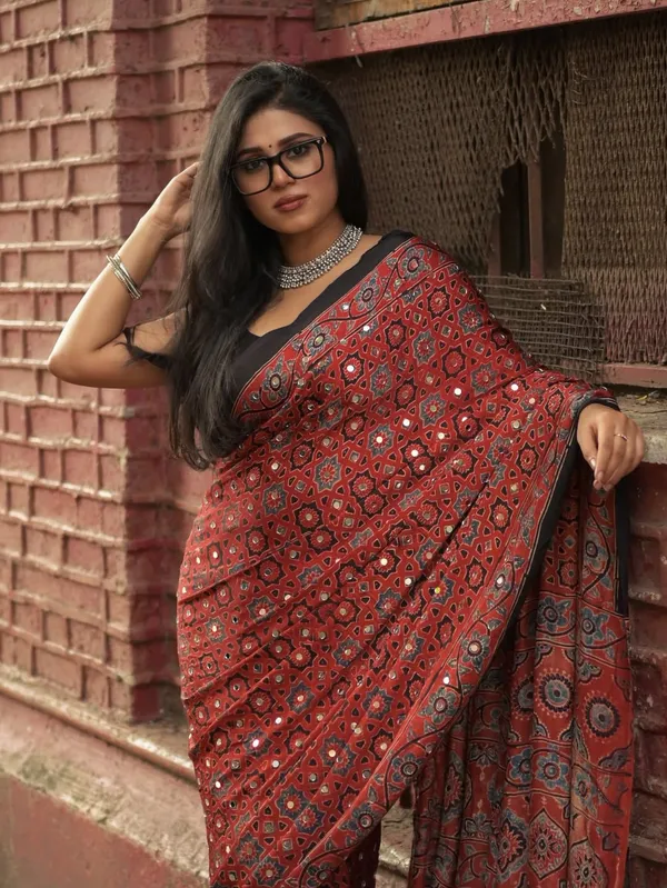 Maroon_Ajarakh_Print_Mirror_Work_Saree