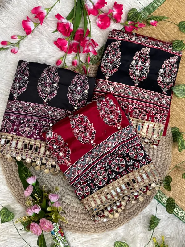 Black_Ajarakh_Print_Mirror_Work_Saree