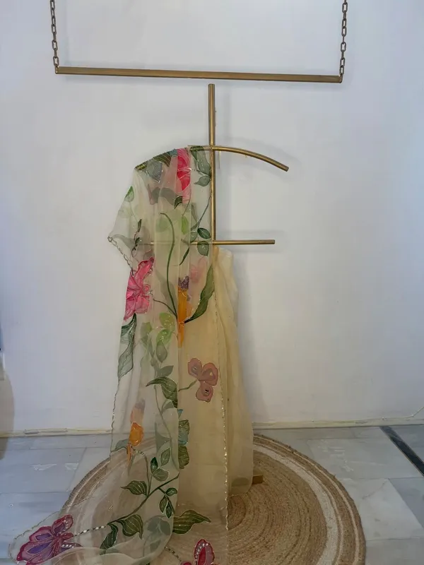 Cream_Floral_Embroidered_Designer_Saree