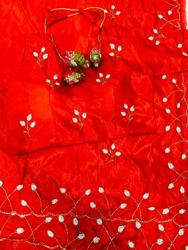 Rusty_Orange_Beads_Leaf_Handwork_Designed_Saree