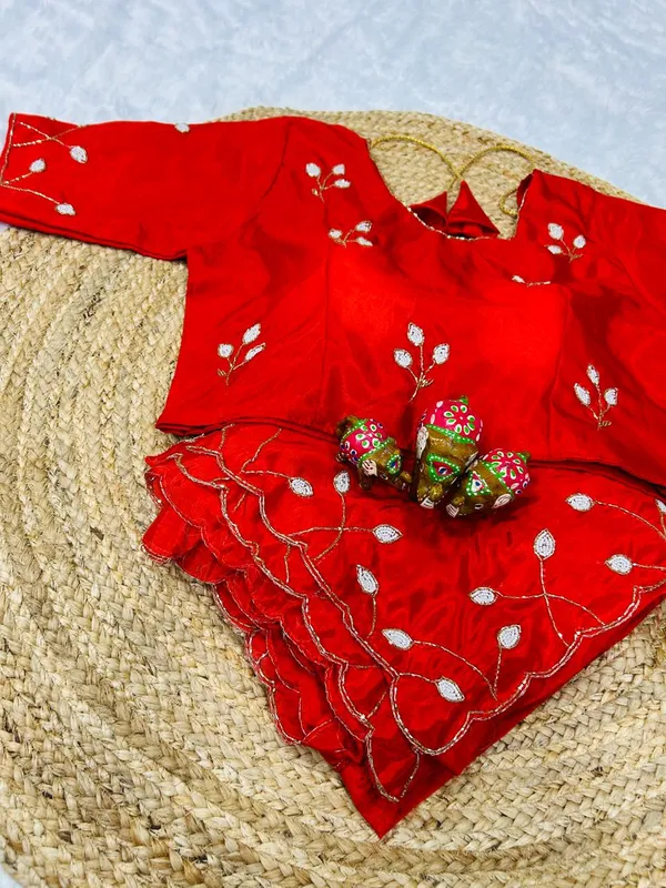 Rusty_Orange_Beads_Leaf_Handwork_Designed_Saree