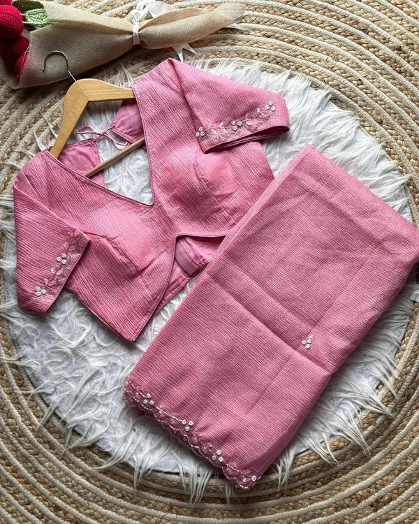 Coral_Pink_Crinkle_Texture_Fabric_Soft_Handwork_Saree