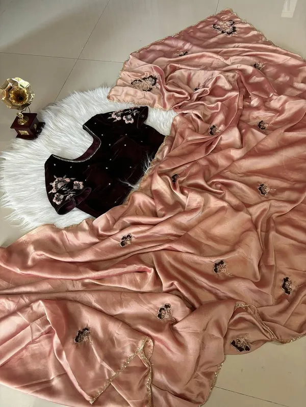 Peach_Shaded_Katdana_and_Beads_Hand-Embroidered_Saree
