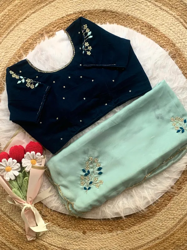 Blue_Shaded_Katdana_and_Beads_Hand-Embroidered_Saree