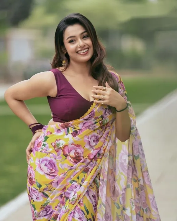 READY_TO_WEAR_YELLOW_TRENDY_1-MINUTE__GEORGETTE_SAREE