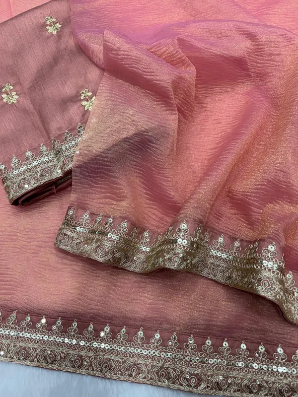 Peach_dual-tone_Crush_Silk_Embroidered_Saree