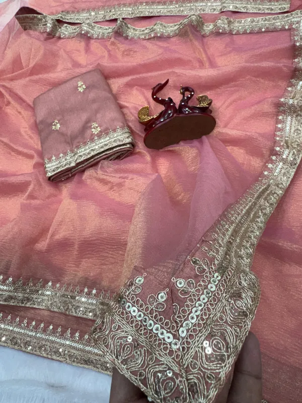 Peach_dual-tone_Crush_Silk_Embroidered_Saree