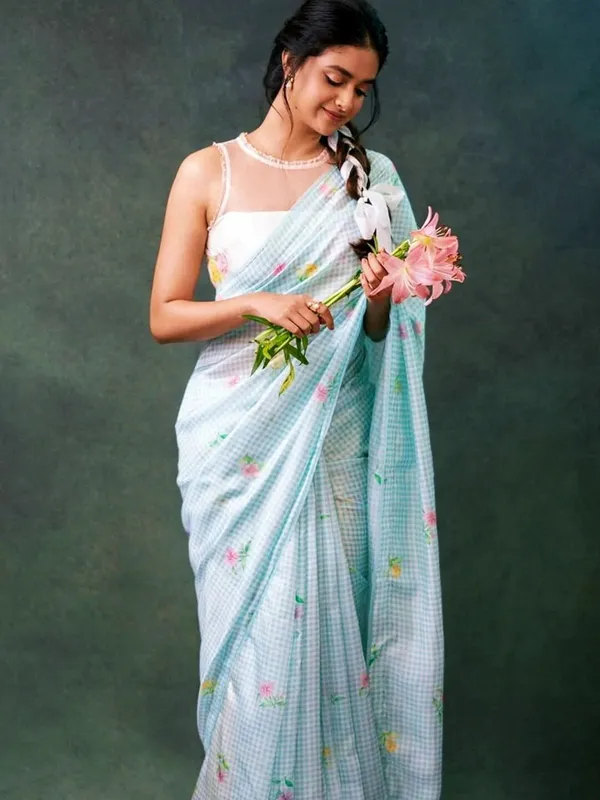 Blue_Checks_Floral_Print_Designer_Saree