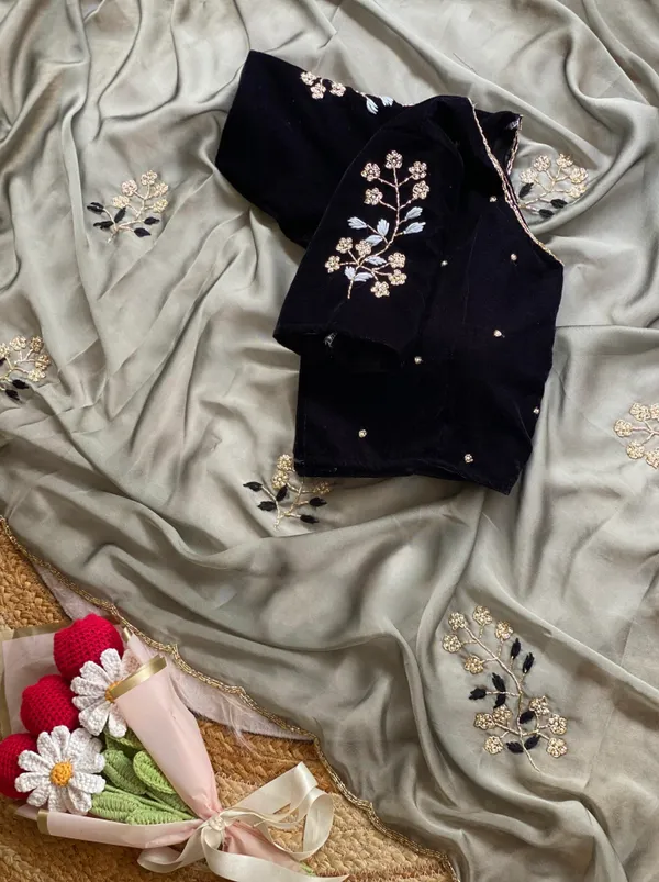 Grey_Shaded_Katdana_and_Beads_Hand-Embroidered_Saree