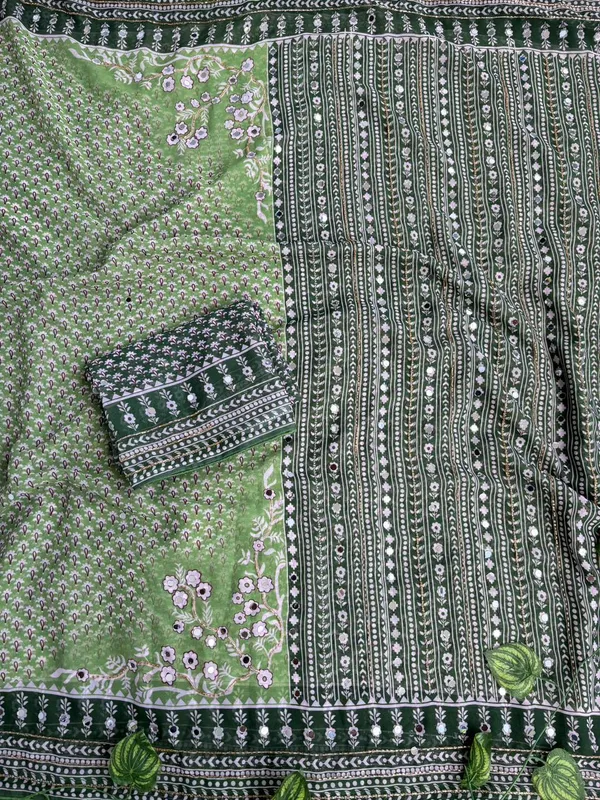 Green_Printed_Hand_and_Mirror_Work_Saree