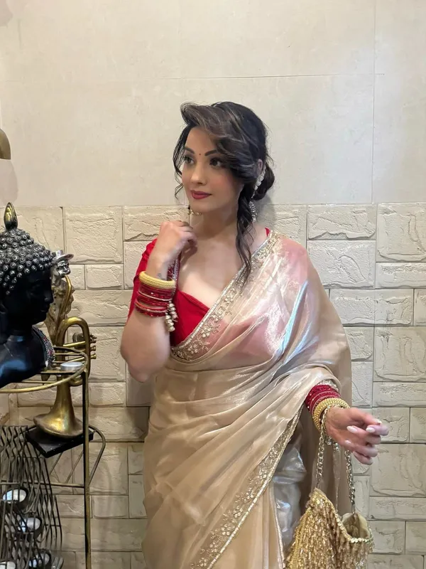 Cream_Shaded_Satin_Silk_Handwork_Saree