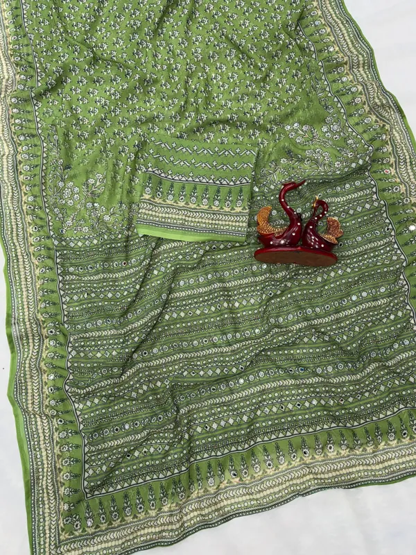 Green_Printed_Hand_and_Mirror_Work_Saree
