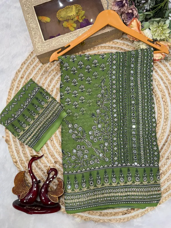 Green_Printed_Hand_and_Mirror_Work_Saree