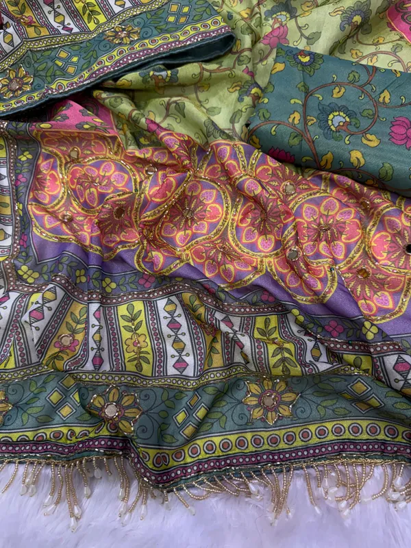 Green_Kalamkari_Print_Mirror_Embroidered_Saree
