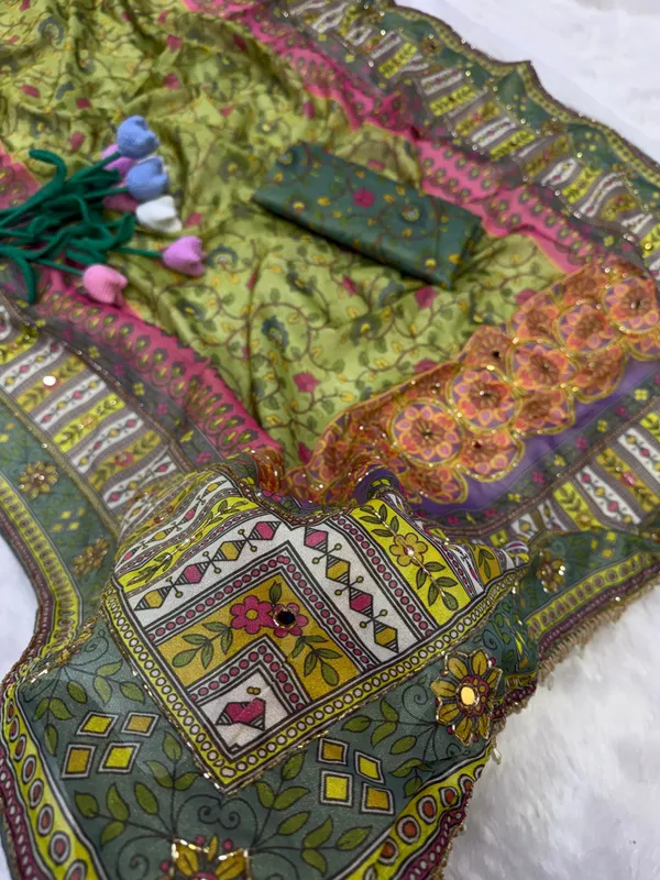 Green_Kalamkari_Print_Mirror_Embroidered_Saree