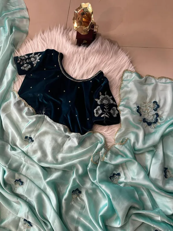Blue_Shaded_Katdana_and_Beads_Hand-Embroidered_Saree