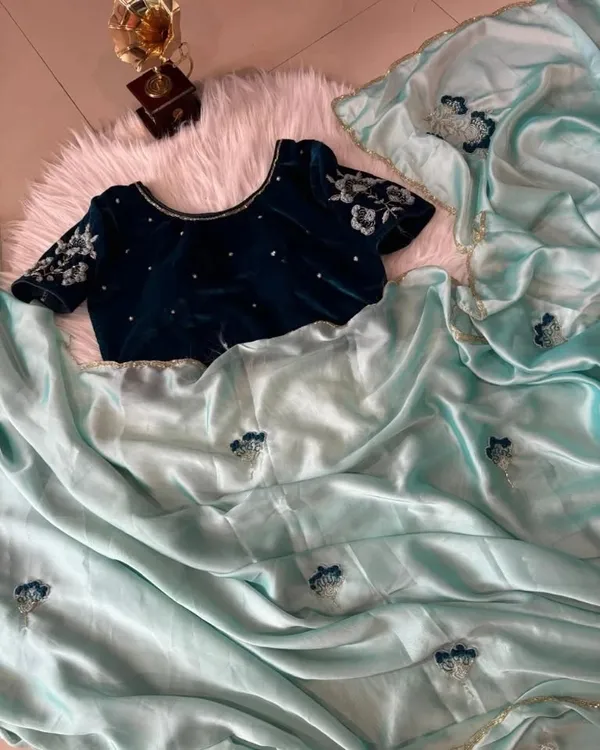 Blue_Shaded_Katdana_and_Beads_Hand-Embroidered_Saree