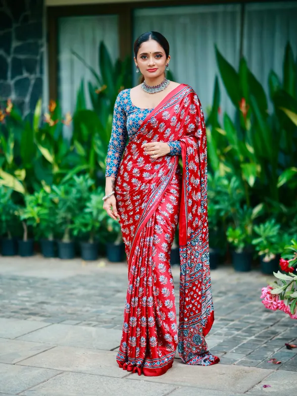 Red_Ajarakh_Print_Mirror_Embroidered_Saree