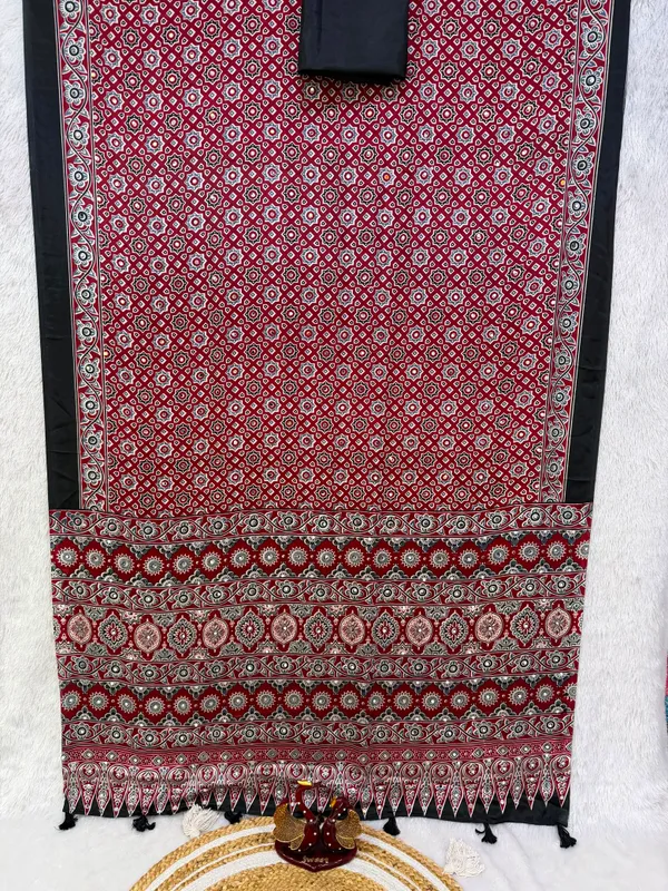 Maroon_Ajarakh_Print_Mirror_Work_Saree