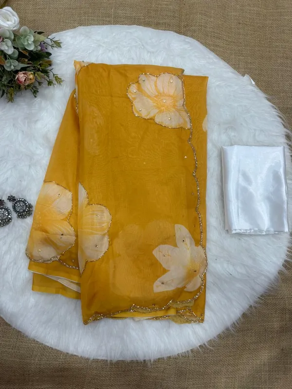 Yellow_Floral_Print_Hand-Embroidered_Saree