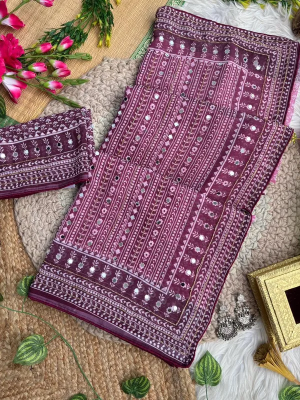Pink_Printed_Hand_and_Mirror_Work_Saree