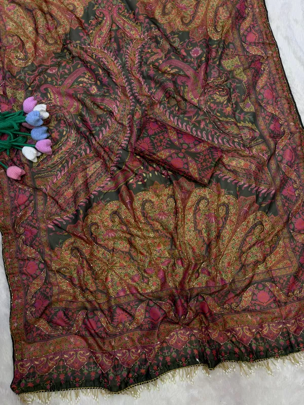 Multicolor_Kalamkari_Print_Mirror_Embroidered_Saree