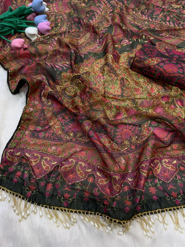 Multicolor_Kalamkari_Print_Mirror_Embroidered_Saree
