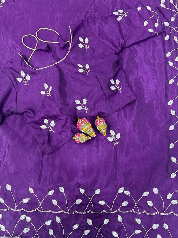 Wine_Beads_Leaf_Handwork_Designed_Saree