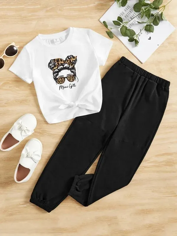 Mini_Girl_Printed_Half_sleeve_White_Color_Trendy_Top_and_Bottom_Set_For_Girls