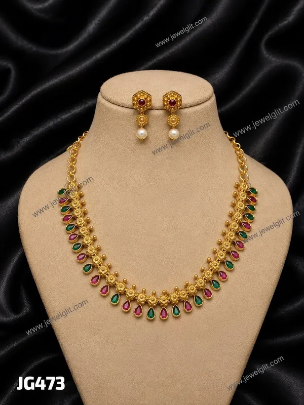 CLASSIC_MATTE_FINISH_AD_STONE_NECKLACE_WITH_EARRING