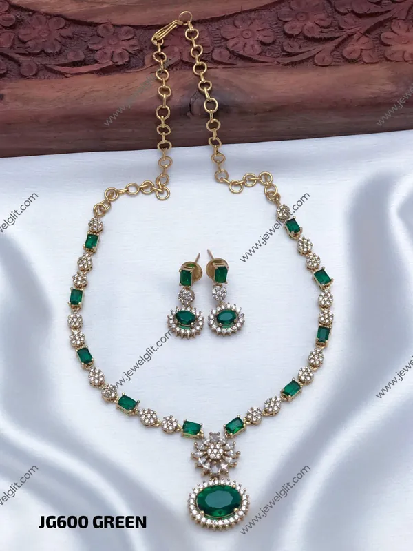 Antique_Gold-Tone_Green__Stone_Heritage_Jewelry_Set