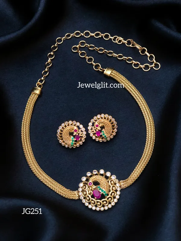 Cute_Peacock_AD_Stone_Choker_With_Earring.